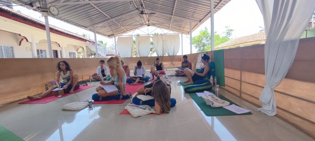 A LOOK INTO THE GROWING POPULARITY OF YOGA TEACHER TRAINING